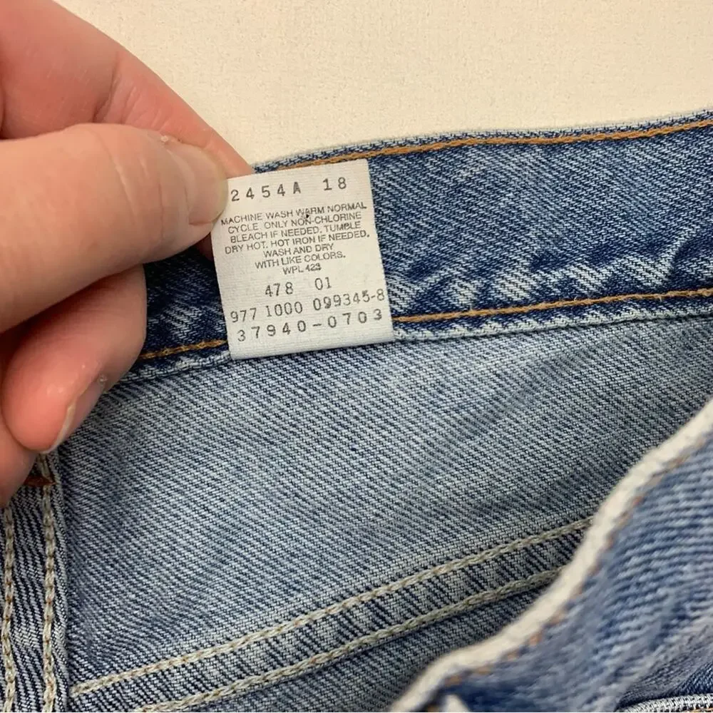 Levi's y2k denim size 9 Jr 29 Classic Blue Jean Shorts for Women high